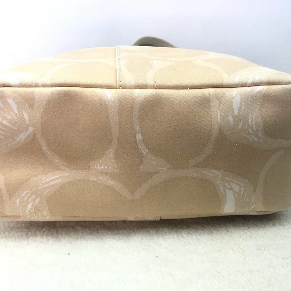 Coach Signature Print Cream Yellow Textile Tote. - Picture 4 of 10